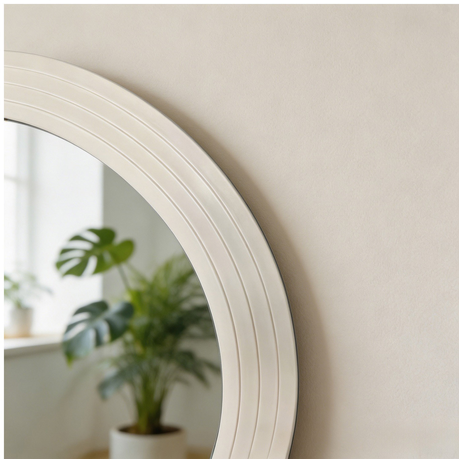 Evie Round Mirror - Image 3
